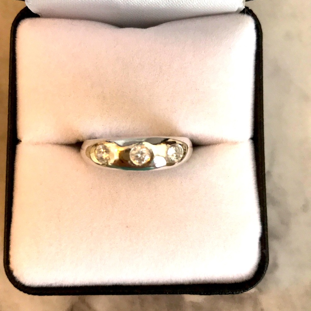 Solid Sterling silver 925 ring & cz stones in dome shape.
